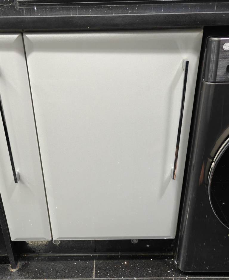 45cm Kitchen Unit – Gloss Door