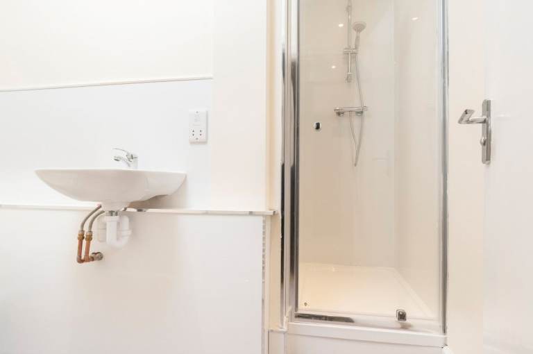 Tasteful, 1-bedroom, main door flat located off Leith Walk – available soon