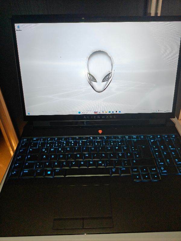 Alienware area-51m
