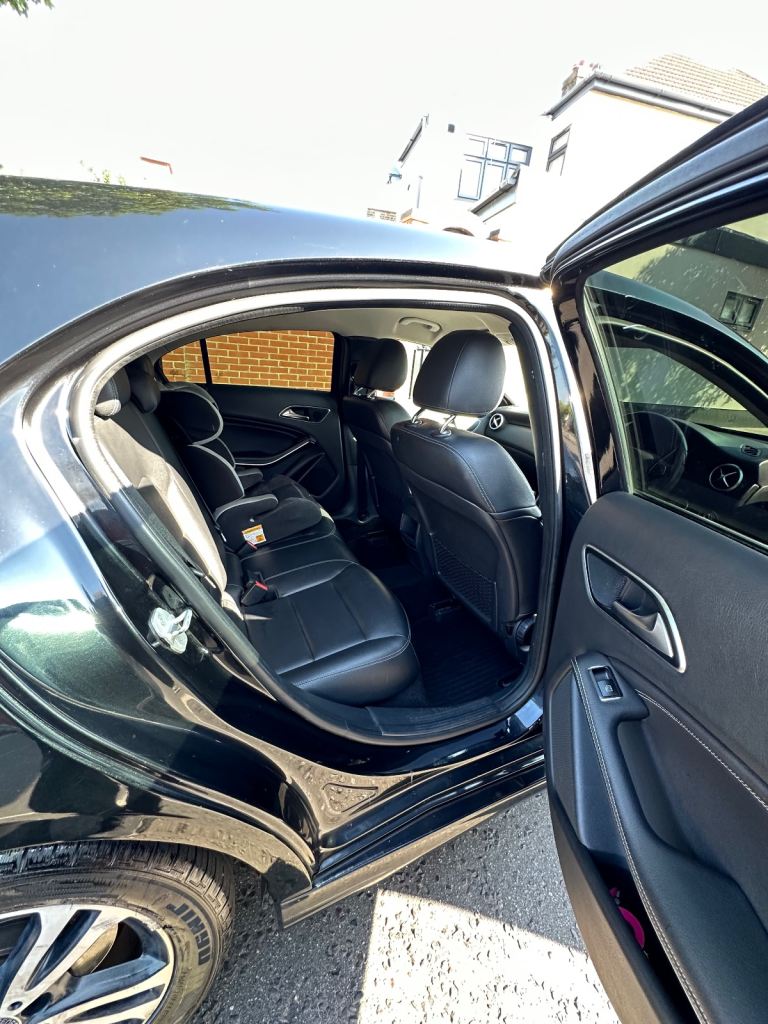 Mercedes-Benz, A CLASS, Hatchback, 2015, Manual, 1461 (cc), 5 doors