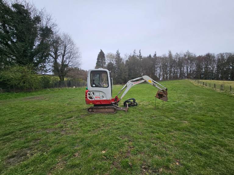 Takeuchi TB216 digger / excavator 2020 1.6 ton. Included with set of brand new tracks 