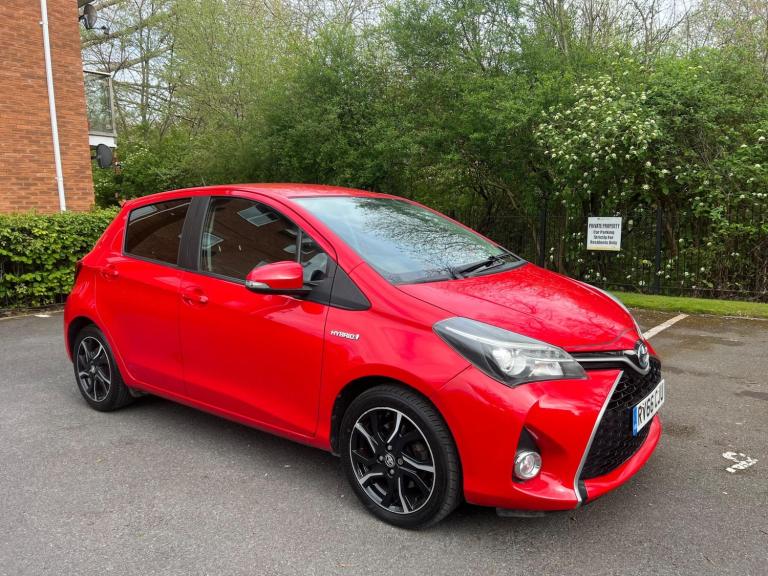 2016 Toyota Yaris 1.5 VVT-h Design E-CVT Euro 6 5dr HATCHBACK Petrol/Electric Hybrid Automatic