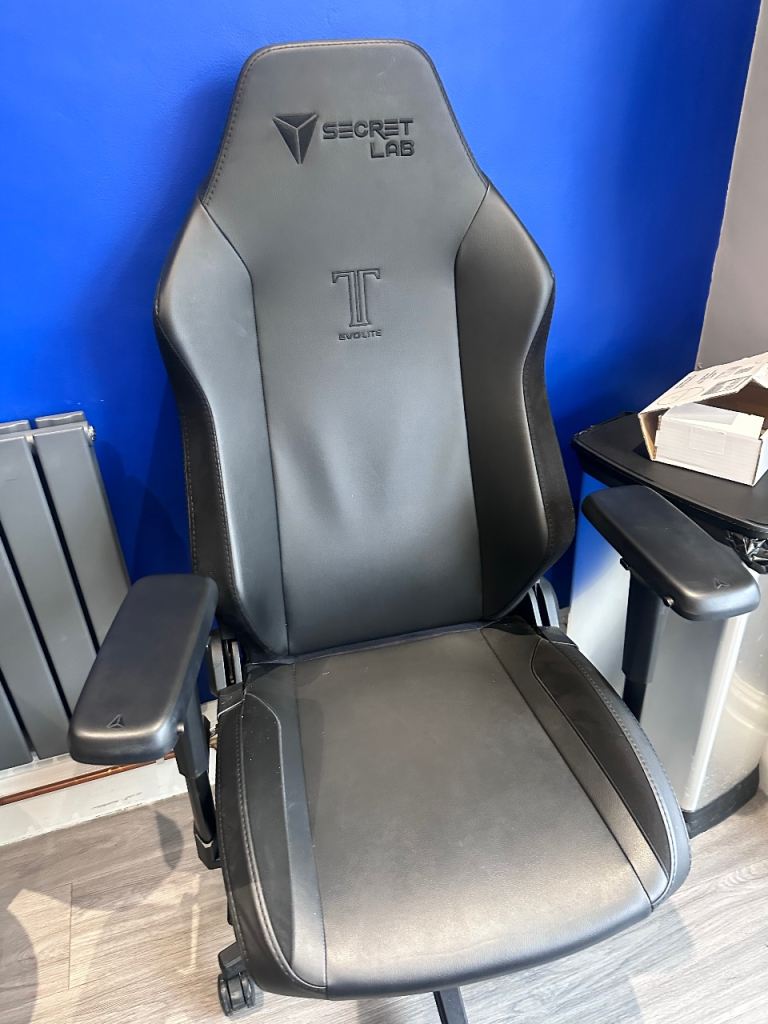 Secret labs gaming chair 