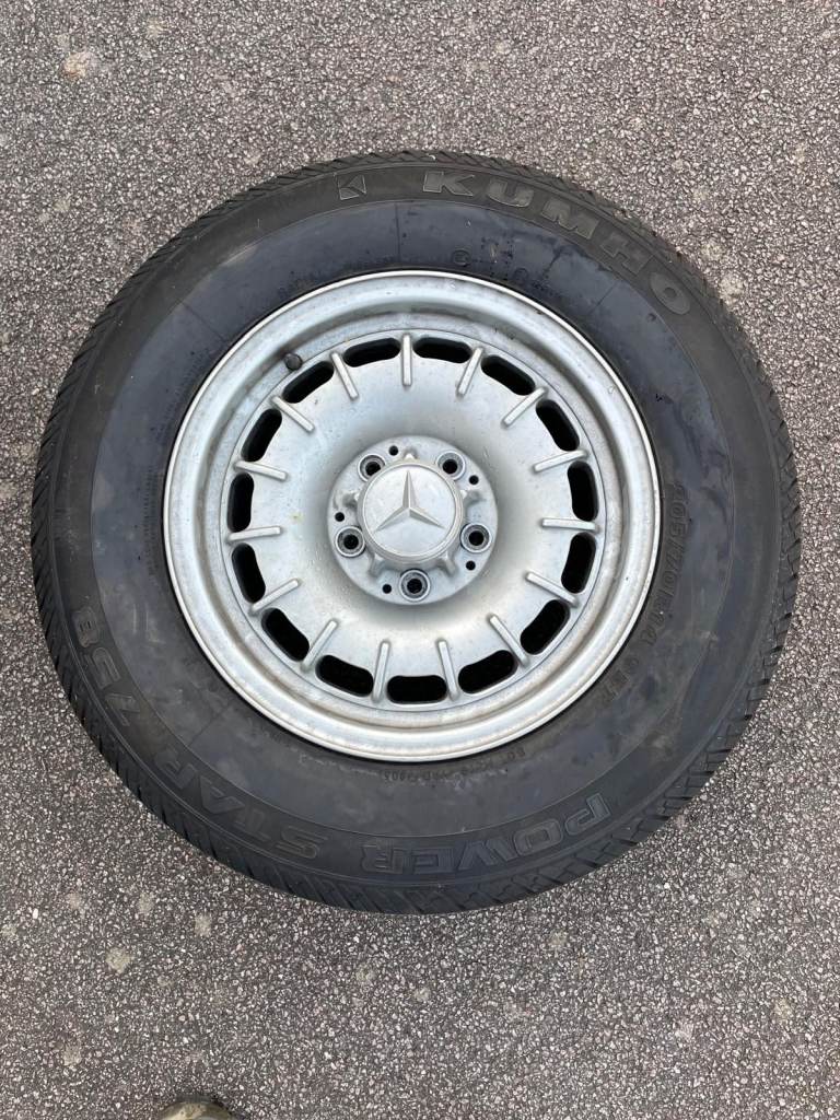 Wheels and tyres for Mercedes SL R107 or W113 Pagoda 230SL/250SL/280SL