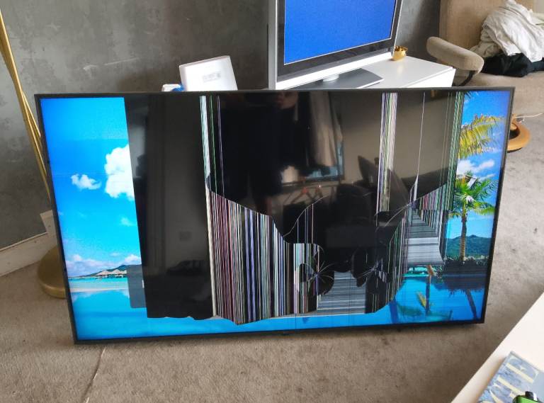 55 inch 4k LG smart TV Broken Screen