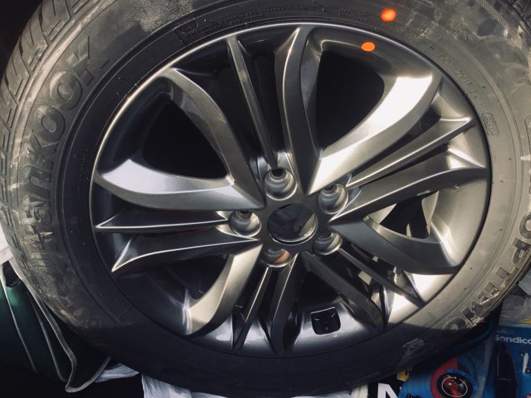 Hyundai ix35/Tucson alloy wheel and Hankook tyre 225/6/17