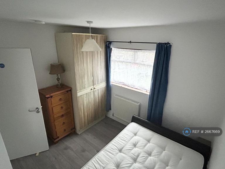3 bedroom house in The Hides, Harlow, Essex, CM20 (3 bed) (#2667669)
