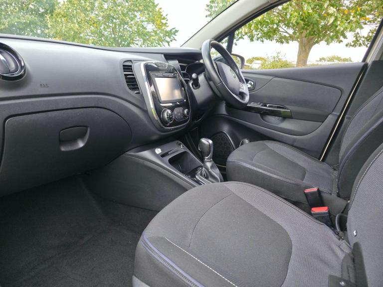 2016 Renault Captur 1.2 TCe ENERGY Dynamique Nav Auto Euro 6 (s/s) 5dr HATCHBACK Petrol Automatic