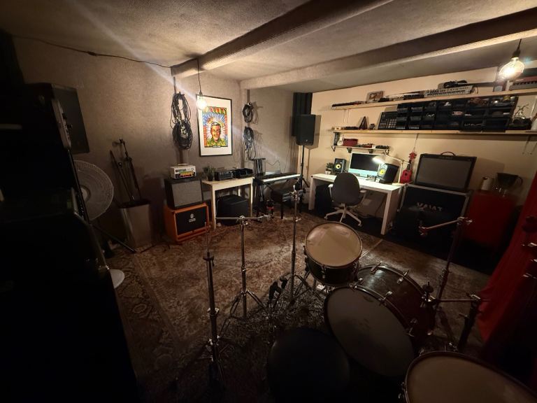 *NEWLY RENNOVATED* Music Recording Studio / Rehearsal Space