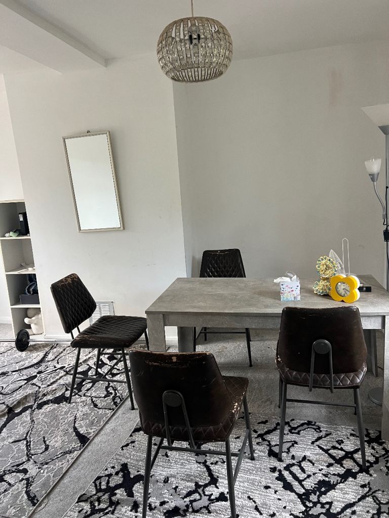 A single room to let 