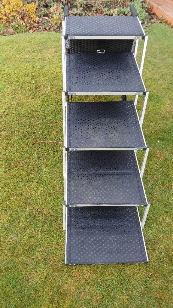 Wide collapsible dog steps for the car