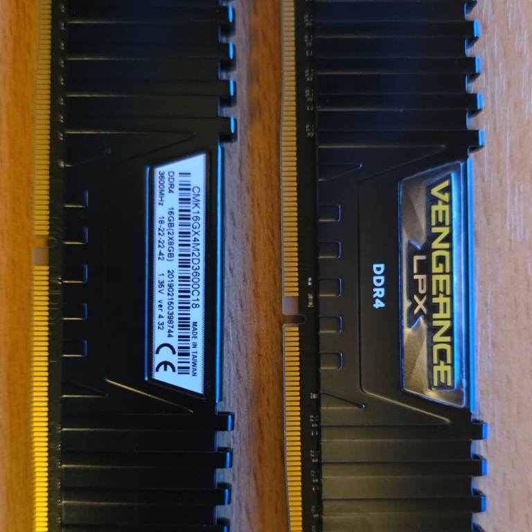 Corsair Vengeance LPX 16GB (2x8GB) DDR4-3600MHz DIMM Non-ECC CMK16GX4M2D3600C18
