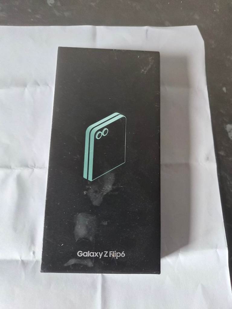 Samsung Galaxy Z Flip 6 512GB – Mint Green, Like New