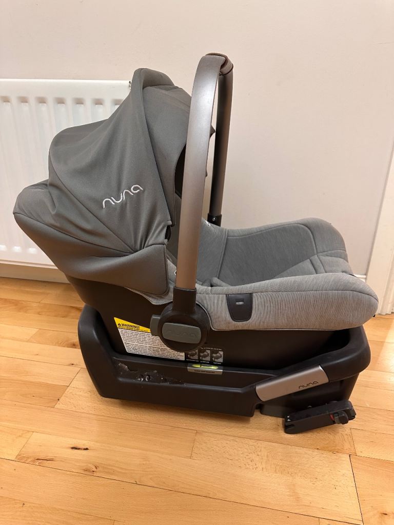 Nuna Baby Car Seat with Base – Grey, Good Condition