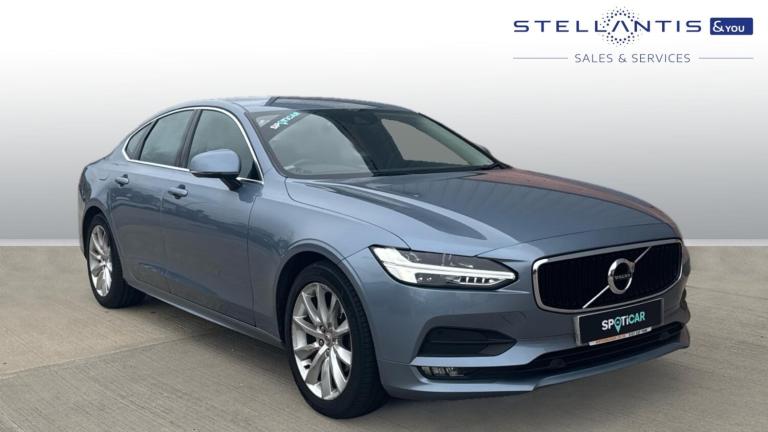 2020 Volvo S90 2.0 T4 Momentum Plus Saloon 4dr Petrol Auto Euro 6 (s/s) (190 ps) Saloon Petrol Au...