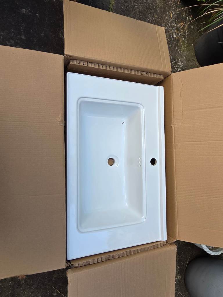 Large 800mm Modern Ceramic Vanity Basin - New in Box
