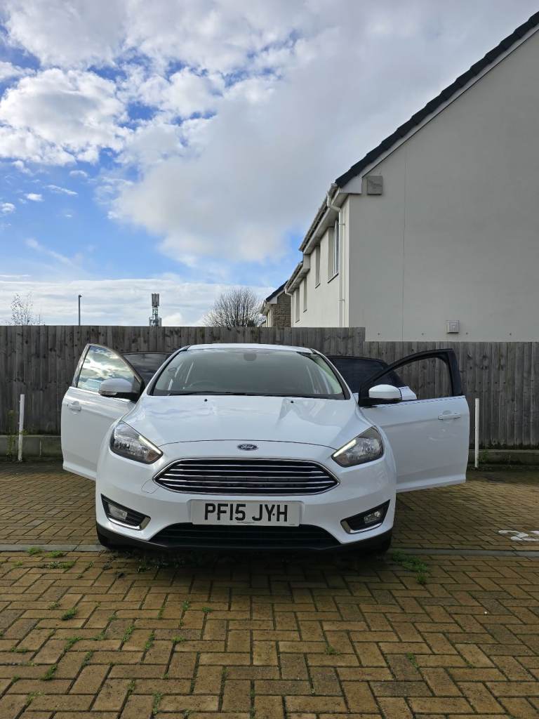 Ford, FOCUS, Hatchback, 2015, Manual, 999 (cc), 5 doors