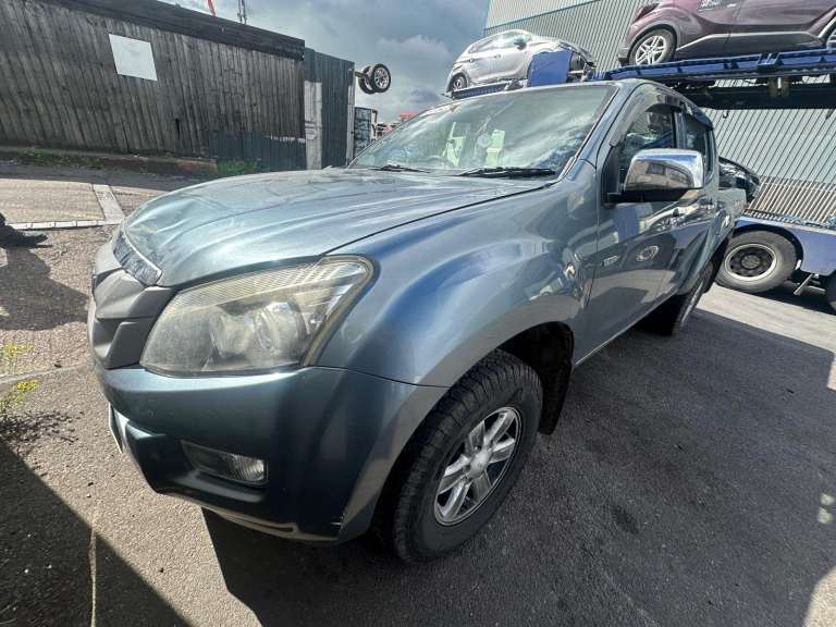 2014 ISUZU D-MAX 2.5TD EIGER DOUBLE CAB 4X4 BREAKING FOR PARTS