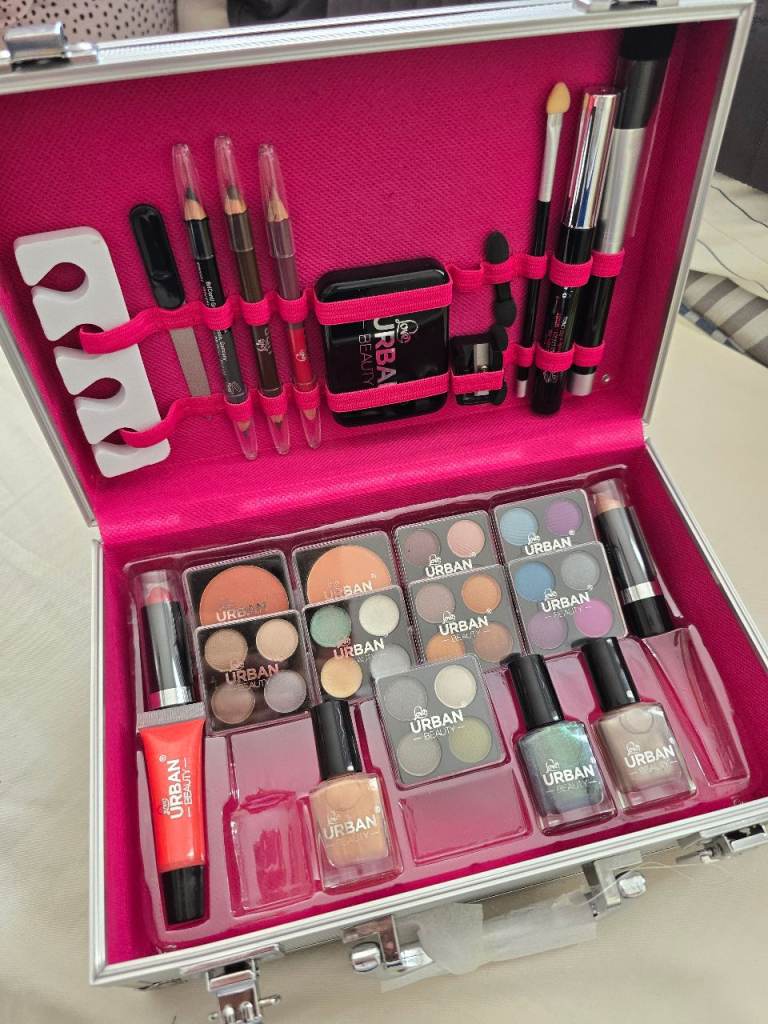 Makeup kit brand new