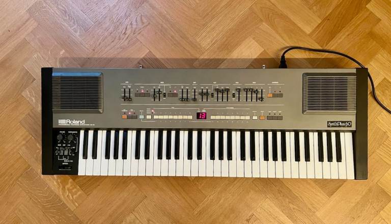 Roland HS-60 Analog Synthesizer Juno 106