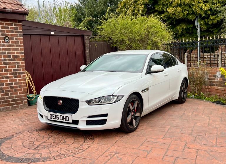 Jaguar XE Portfolio GTDI 2.0L Petrol 2016 - Automatic