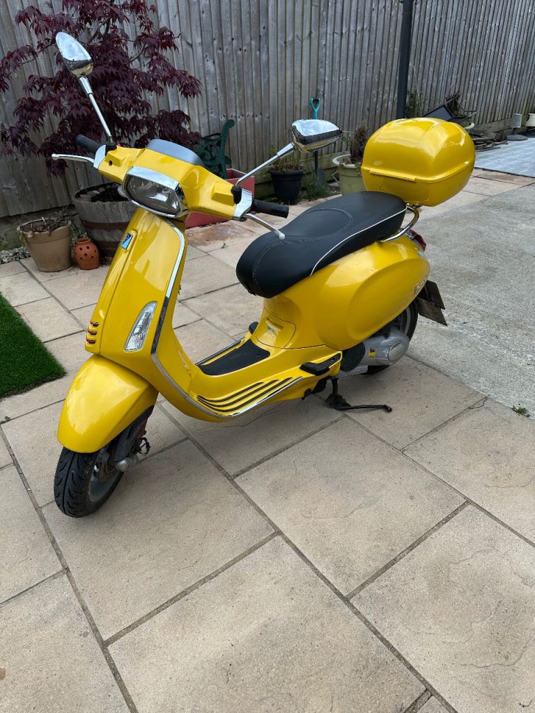 Piaggio, VESPA, 2015, 124 (cc)