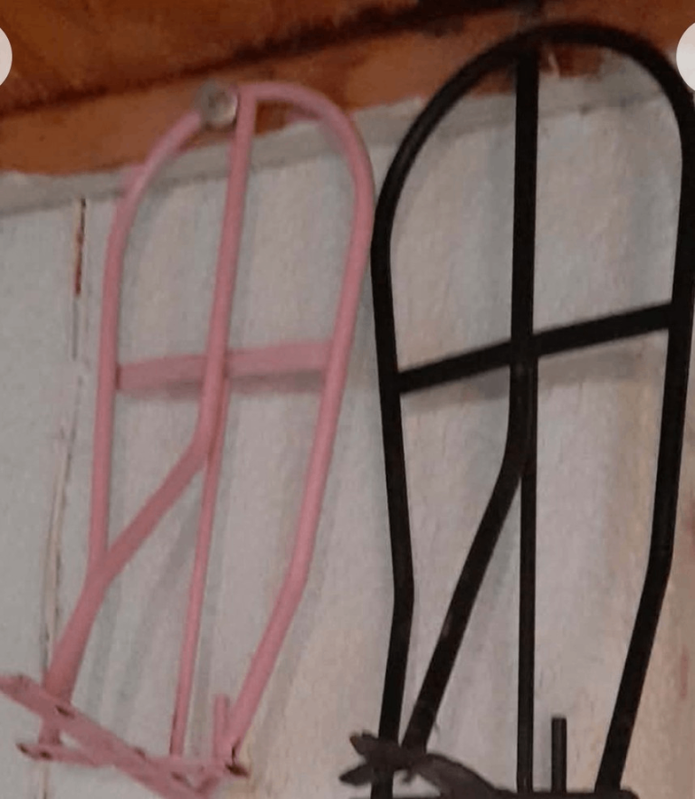 Saddle racks 5 pound each  Good condition  