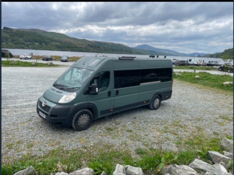 Camper campervan 6 belts sleeps 5