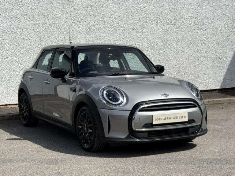 MINI HATCHBACK 1.5 Cooper Classic Premium 5dr Auto