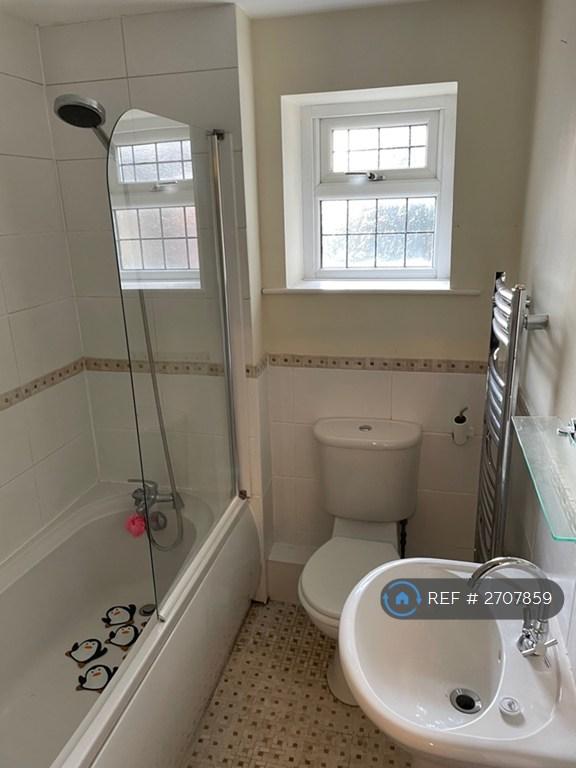 2 bedroom house in Otley Road, East Morton, Keighley, BD20 (2 bed) (#2707859)