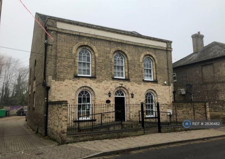 1 bedroom flat in Churchgate Street, Ely, CB7 (1 bed) (#2836482)