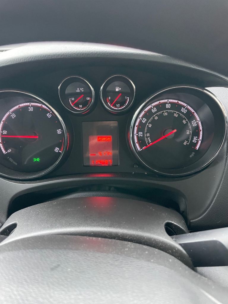 Vauxhall Mariva 2011