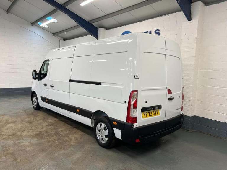 2023 Renault Master LM35dCi 135 Business+ Medium Roof Van PANEL VAN DIESEL Manual
