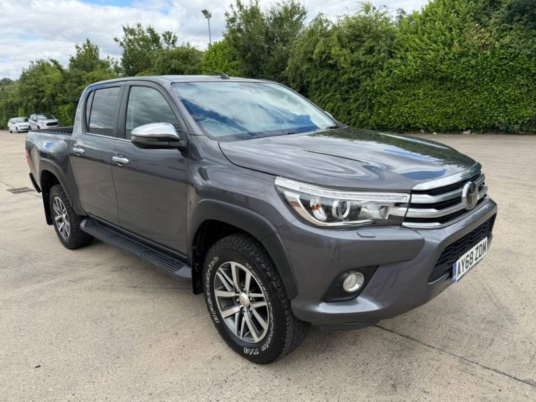 2018 Toyota Hilux 2.4 D-4D Invincible Pickup Double Cab 4dr Diesel Manual 4WD Euro 6 (s/s) (T PIC...