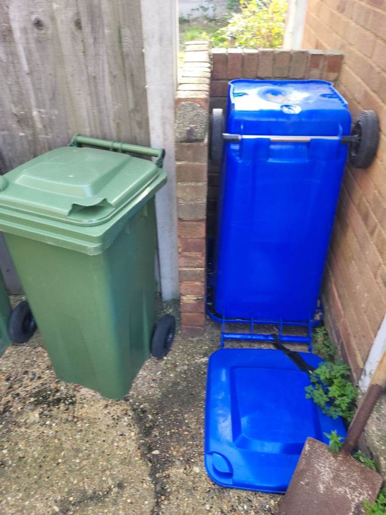 3 wheelie bins