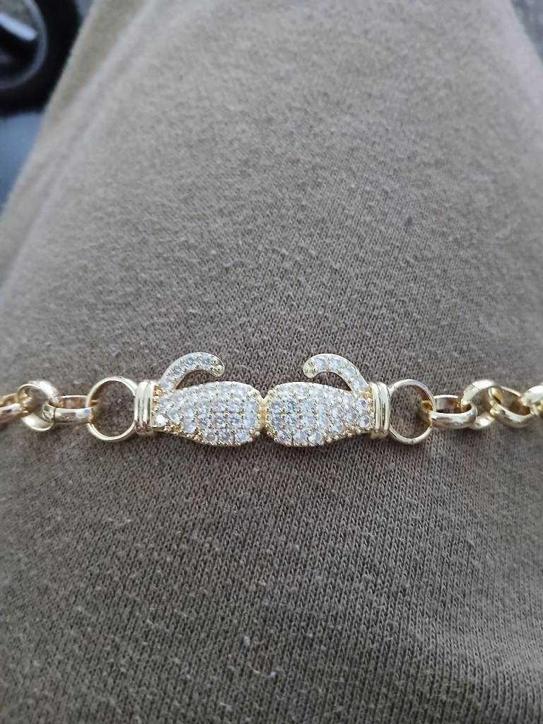 Gold Coloured Chain with Boxing Glove Charm – Good Condition