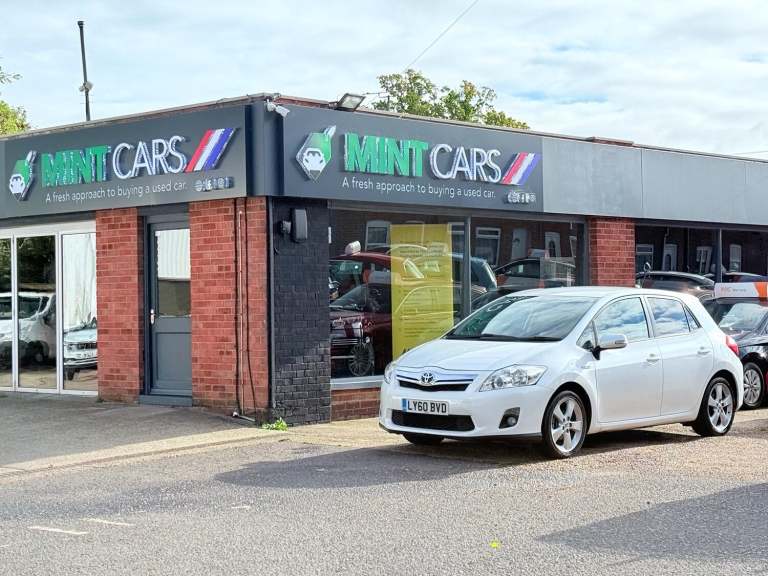 TOYOTA AURIS 1.8 VVT-h T4 2011