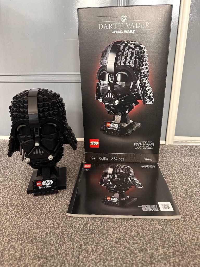 Lego Star Wars Darth Vader Helmet 75304 set 