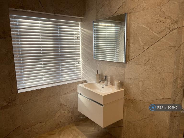 2 bedroom house in Sandileigh Avenue, Knutsford, WA16 (2 bed) (#804145)