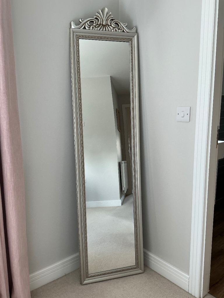 Full length mirror 
