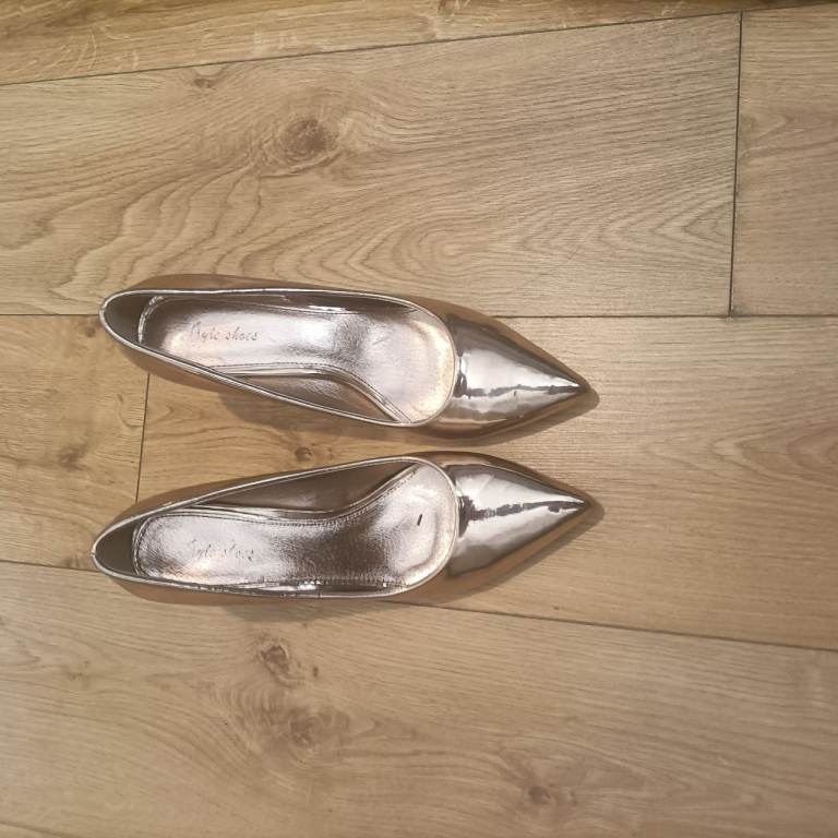 Silver Pointed Toe Heels – As Good As New