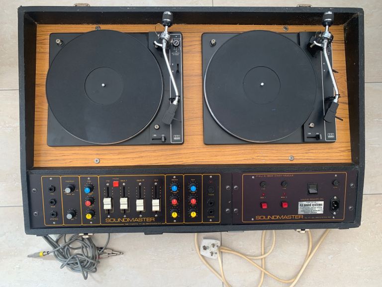 DJ mobile twin turntable Soundmaster by M.Jay Electronics 