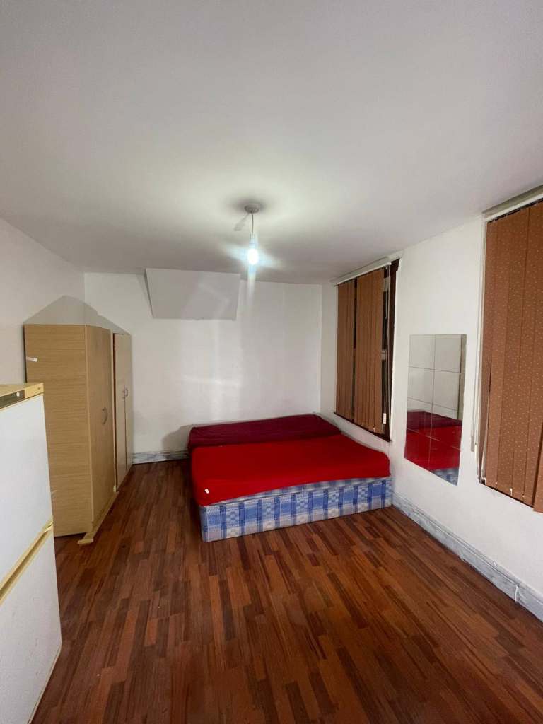 Spacious and Cosy Double Rooms for Rent in - E4 8PH