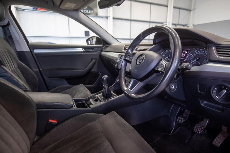 2016 Skoda Superb 2.0 TDI CR SE Technology 5dr ESTATE DIESEL Manual