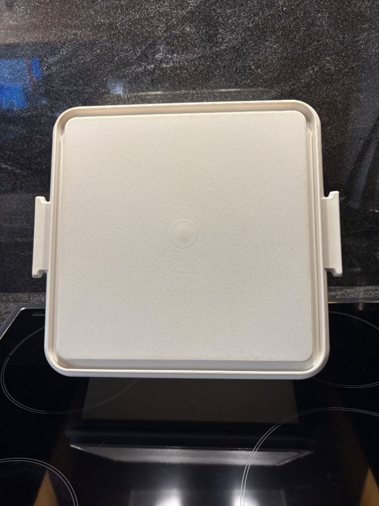 Tupperware Large Cake Storage Box VVGC