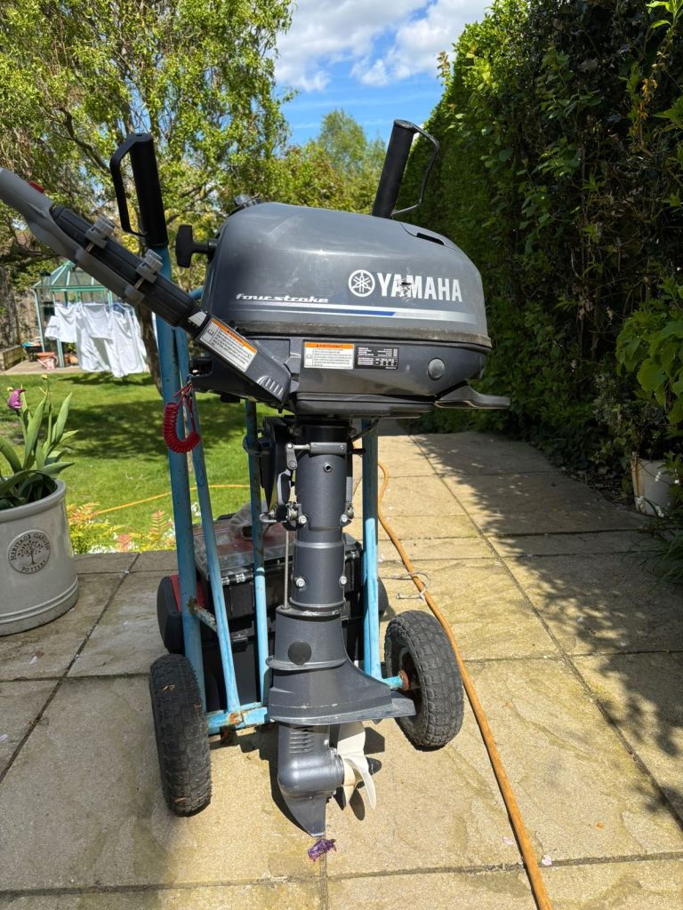 Yamaha 6hp outboard engine.