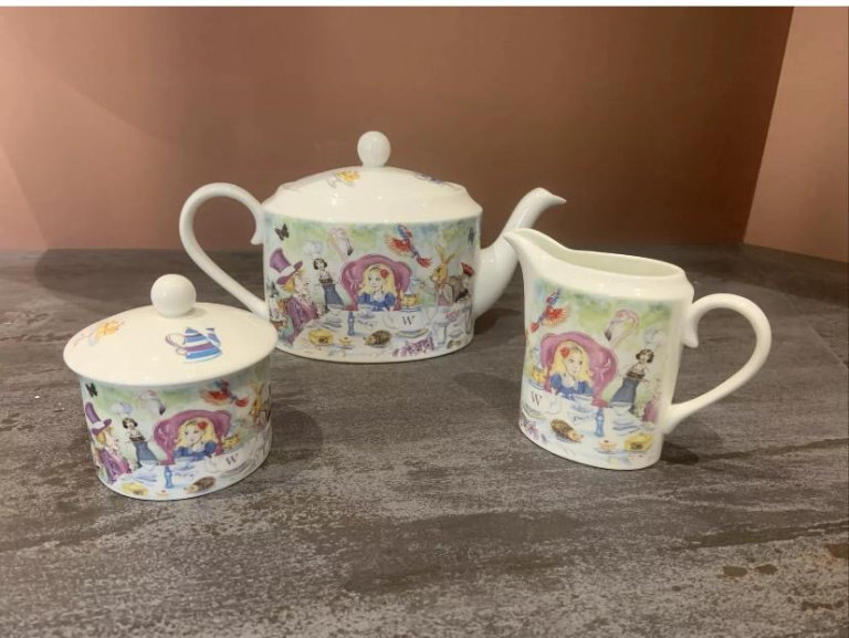 Whittard 2006 Alice in Wonderland Tea Set