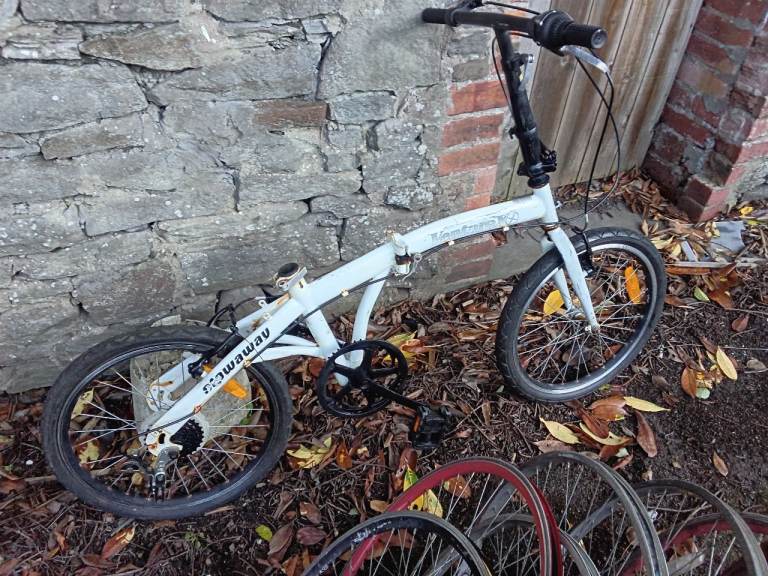 Bike stowaway folding bike. 