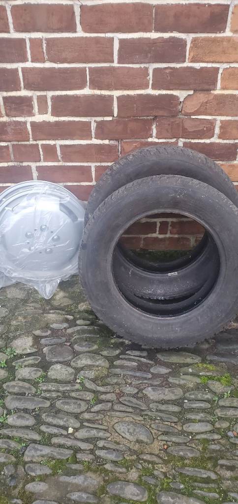 2 tyres and new trims 195 65 r15 91t