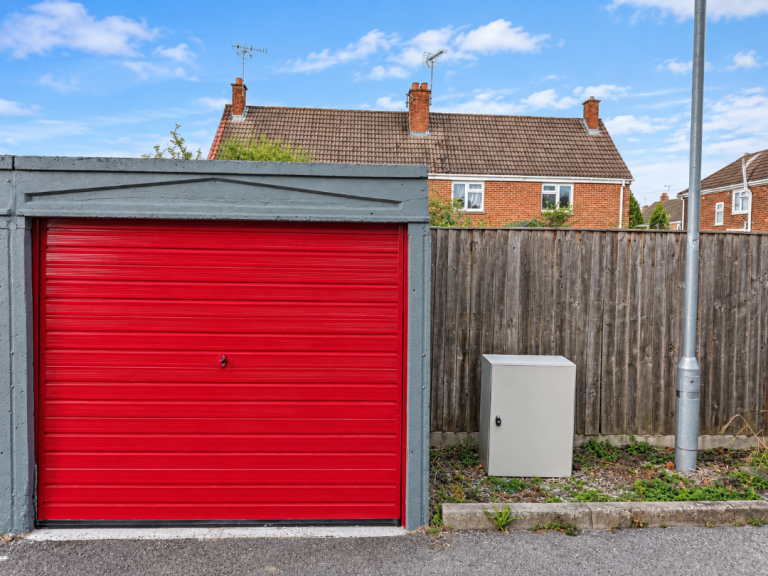 Thornbury, South Glos - Single garage